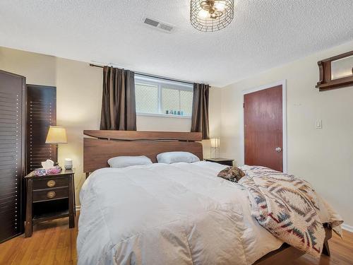 11928 86 Street, Edmonton, AB - Indoor Photo Showing Bedroom