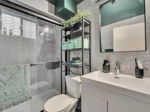 11928 86 Street, Edmonton, AB - Indoor Photo Showing Bathroom