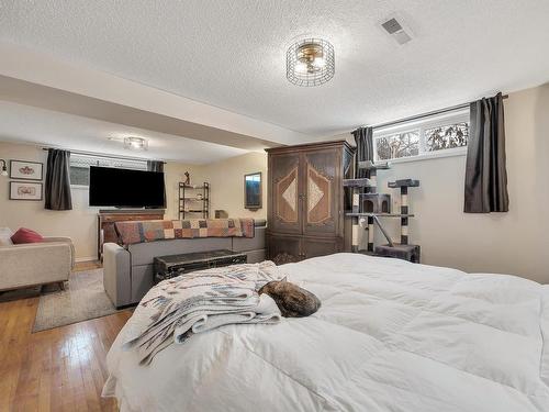 11928 86 Street, Edmonton, AB - Indoor Photo Showing Bedroom