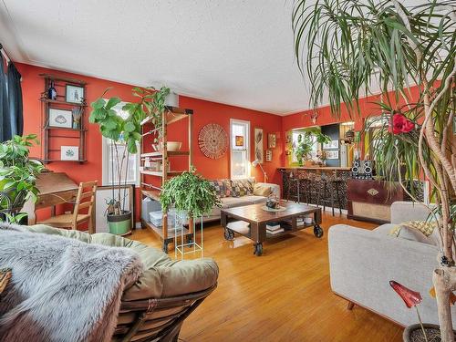 11928 86 Street, Edmonton, AB - Indoor Photo Showing Living Room