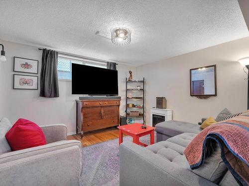 11928 86 Street, Edmonton, AB - Indoor