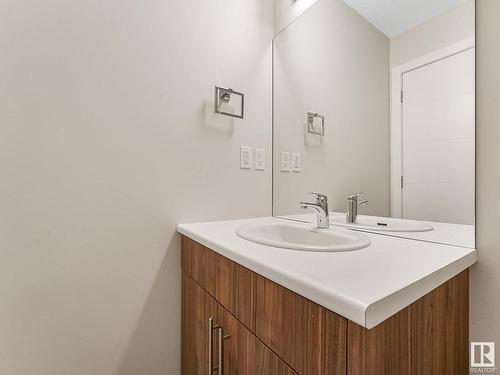 57 1051 Graydon Hill Boulevard, Edmonton, AB - Indoor Photo Showing Bathroom