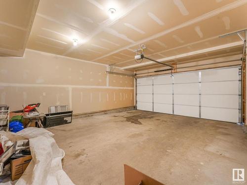 57 1051 Graydon Hill Boulevard, Edmonton, AB - Indoor Photo Showing Garage