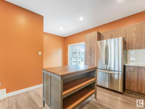 57 1051 Graydon Hill Boulevard, Edmonton, AB - Indoor Photo Showing Kitchen