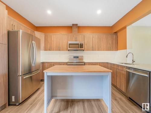 57 1051 Graydon Hill Boulevard, Edmonton, AB - Indoor Photo Showing Kitchen