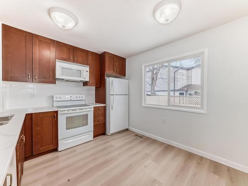 14625 55 Street, Edmonton, AB - Indoor Photo Showing Kitchen