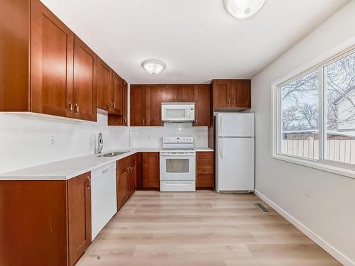 14625 55 Street, Edmonton, AB - Indoor Photo Showing Kitchen