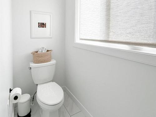 39 Jacobs Close, St. Albert, AB - Indoor Photo Showing Bathroom