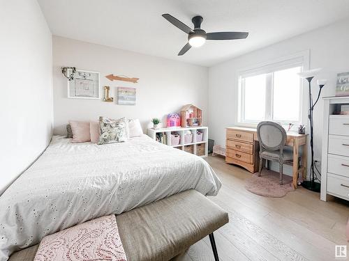 39 Jacobs Close, St. Albert, AB - Indoor Photo Showing Bedroom