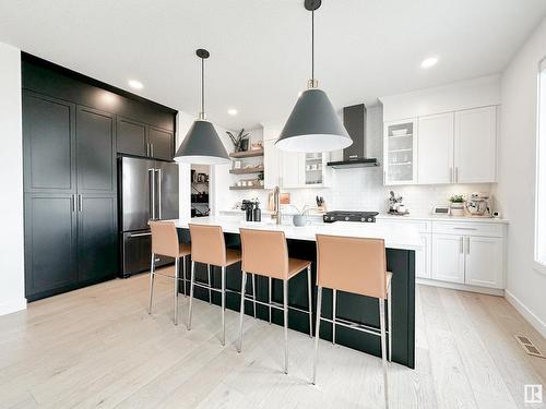 39 Jacobs Close, St. Albert, AB - Indoor Photo Showing Kitchen With Upgraded Kitchen