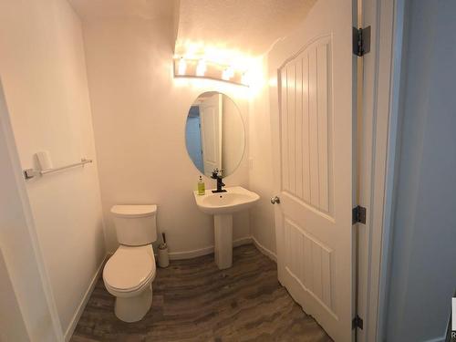 Edmonton, AB - Indoor Photo Showing Bathroom