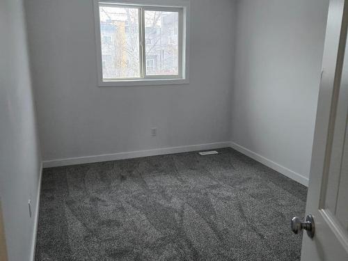 Edmonton, AB - Indoor Photo Showing Other Room