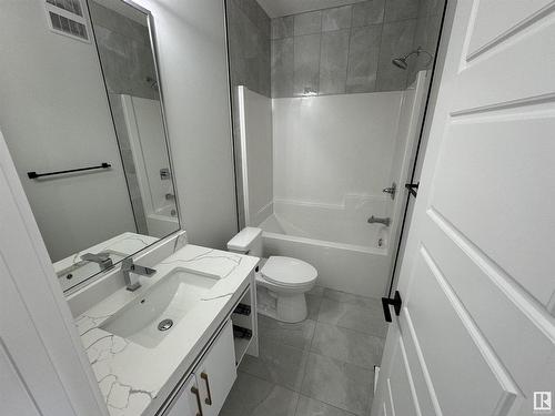 17 Baker Street, Ardrossan, AB - Indoor Photo Showing Bathroom