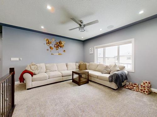 1966 Adamson Terrace Sw, Edmonton, AB - Indoor Photo Showing Living Room