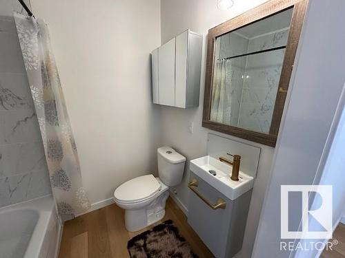 12043 63 Street, Edmonton, AB - Indoor Photo Showing Bathroom