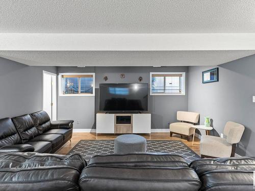 3772 20 Street, Edmonton, AB - Indoor Photo Showing Living Room