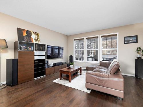 7323 21 Avenue, Edmonton, AB - Indoor Photo Showing Living Room