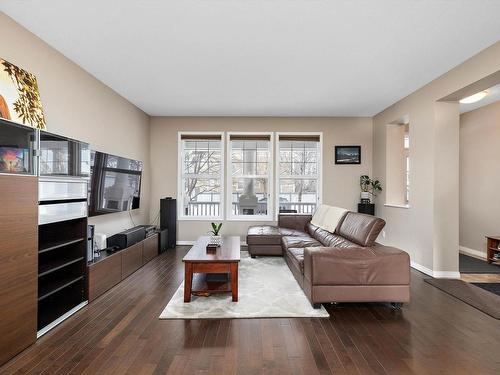 7323 21 Avenue, Edmonton, AB - Indoor Photo Showing Living Room