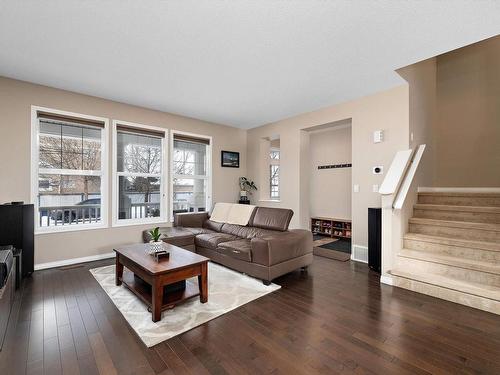 7323 21 Avenue, Edmonton, AB - Indoor Photo Showing Living Room