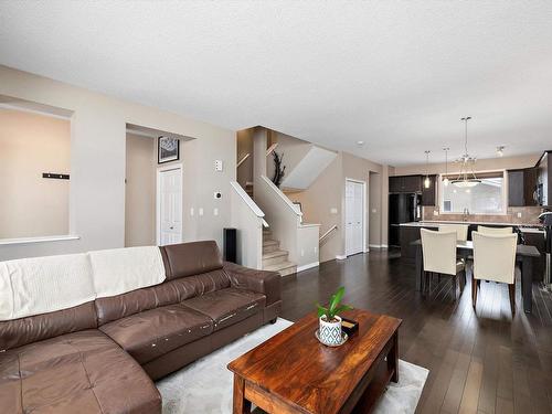 7323 21 Avenue, Edmonton, AB - Indoor Photo Showing Living Room