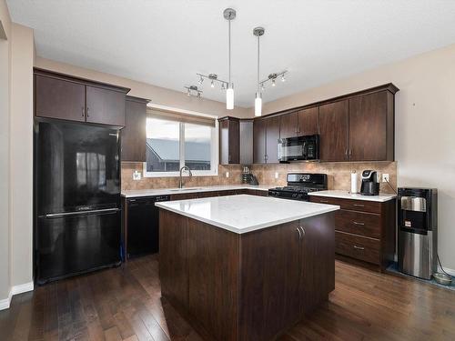 7323 21 Avenue, Edmonton, AB - Indoor Photo Showing Kitchen With Upgraded Kitchen