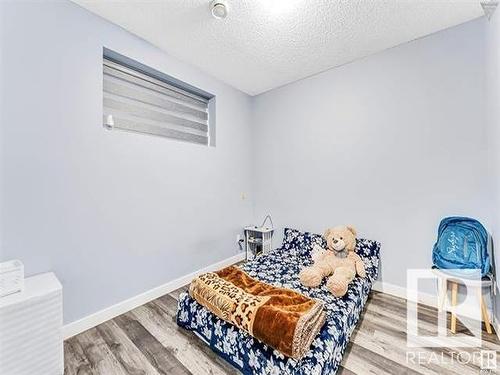 2132 20 Avenue, Edmonton, AB - Indoor Photo Showing Bedroom