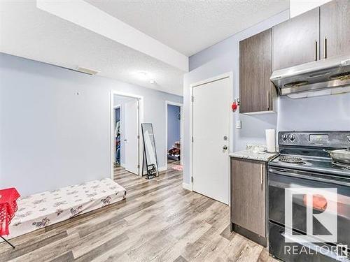 2132 20 Avenue, Edmonton, AB - Indoor Photo Showing Kitchen