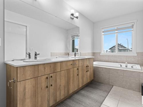 22612 94 Avenue, Edmonton, AB - Indoor Photo Showing Bathroom