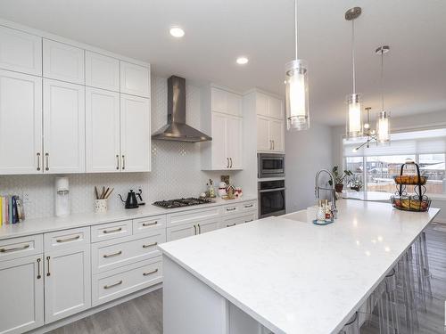 3247 Parker Loop, Edmonton, AB - Indoor Photo Showing Kitchen With Upgraded Kitchen