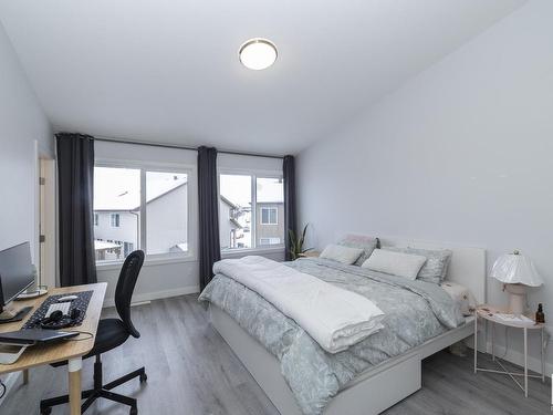 3247 Parker Loop, Edmonton, AB - Indoor Photo Showing Bedroom