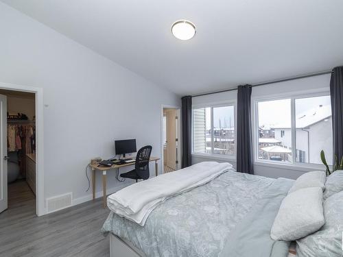 3247 Parker Loop, Edmonton, AB - Indoor Photo Showing Bedroom