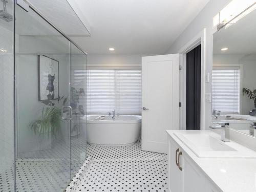 3247 Parker Loop, Edmonton, AB - Indoor Photo Showing Bathroom