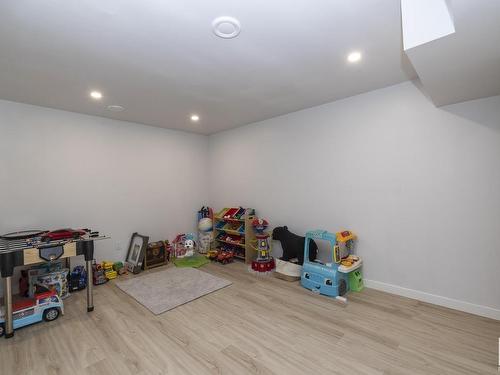 3247 Parker Loop, Edmonton, AB - Indoor Photo Showing Other Room