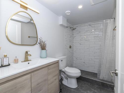 3247 Parker Loop, Edmonton, AB - Indoor Photo Showing Bathroom