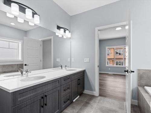 26 Ashbury Crescent, Spruce Grove, AB - Indoor Photo Showing Bathroom