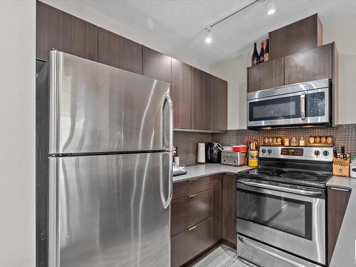 107 610 Calahoo Road, Spruce Grove, AB - Indoor Photo Showing Kitchen