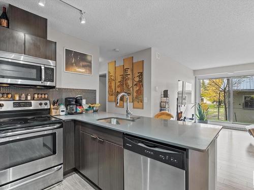 107 610 Calahoo Road, Spruce Grove, AB - Indoor Photo Showing Kitchen