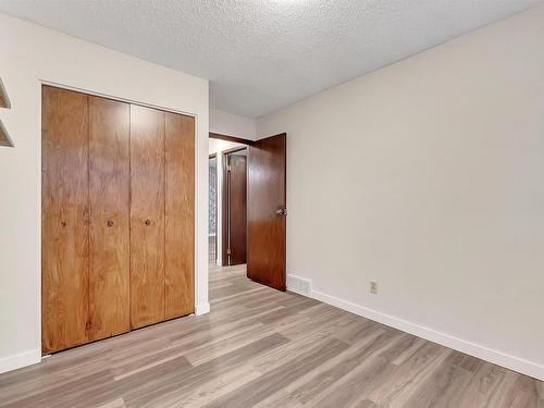 6807 12 Avenue, Edmonton, AB - Indoor Photo Showing Other Room