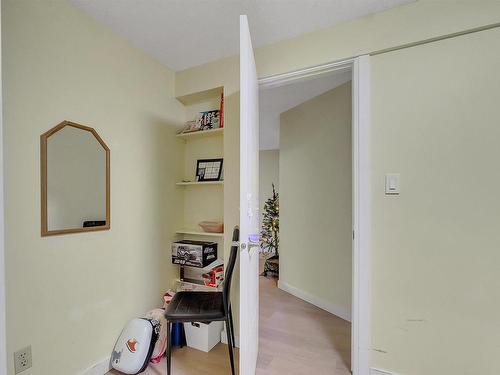 6807 12 Avenue, Edmonton, AB - Indoor Photo Showing Other Room