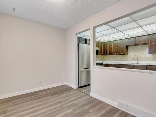 6807 12 Avenue, Edmonton, AB - Indoor Photo Showing Other Room