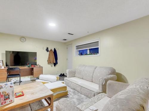 6807 12 Avenue, Edmonton, AB - Indoor Photo Showing Living Room