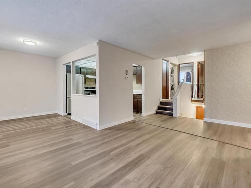 6807 12 Avenue, Edmonton, AB - Indoor