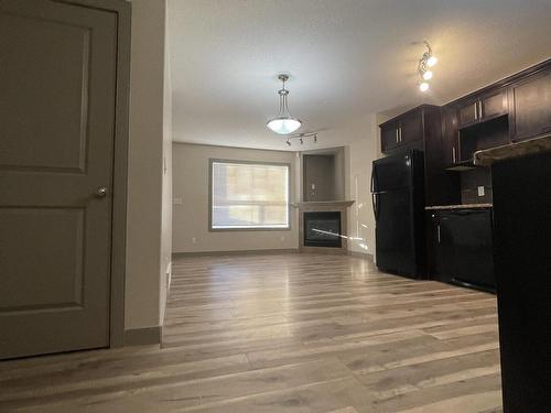 22 1820 34 Avenue, Edmonton, AB - Indoor With Fireplace