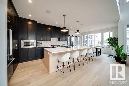 9624 99A Street, Edmonton, AB - Indoor Photo Showing Kitchen With Upgraded Kitchen