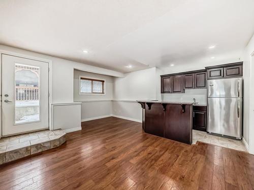 28 26323 Twp Road 532 A, Rural Parkland County, AB - Indoor Photo Showing Kitchen