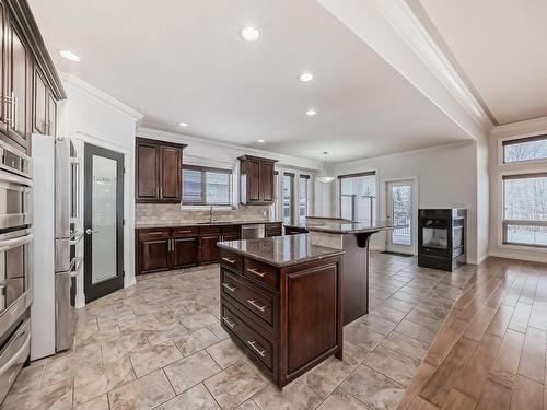 28 26323 Twp Road 532 A, Rural Parkland County, AB - Indoor Photo Showing Kitchen With Upgraded Kitchen