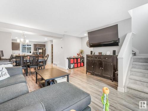 109 17832 78 Street, Edmonton, AB - Indoor Photo Showing Living Room