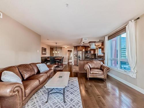 510 10142 111 Street, Edmonton, AB - Indoor Photo Showing Living Room