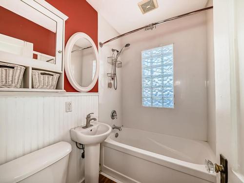 11617 89 Street, Edmonton, AB - Indoor Photo Showing Bathroom