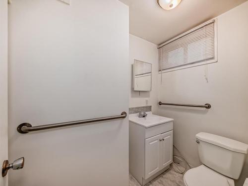 11617 89 Street, Edmonton, AB - Indoor Photo Showing Bathroom